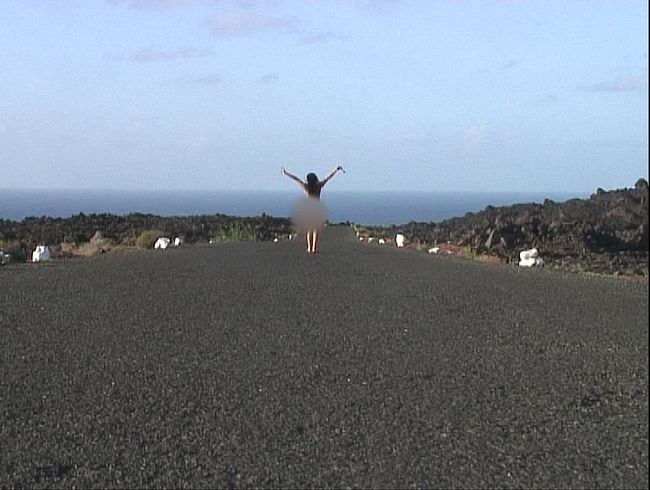 salmadenora Porno Video: Mein dil*o und ich auf der Landstrasse